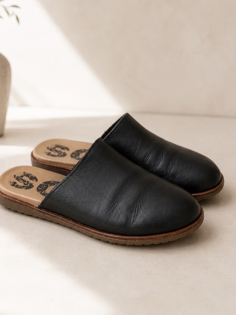 Sorel Leather Slide Mules Black Size 6 Women’s Comfort Slip On Flats
